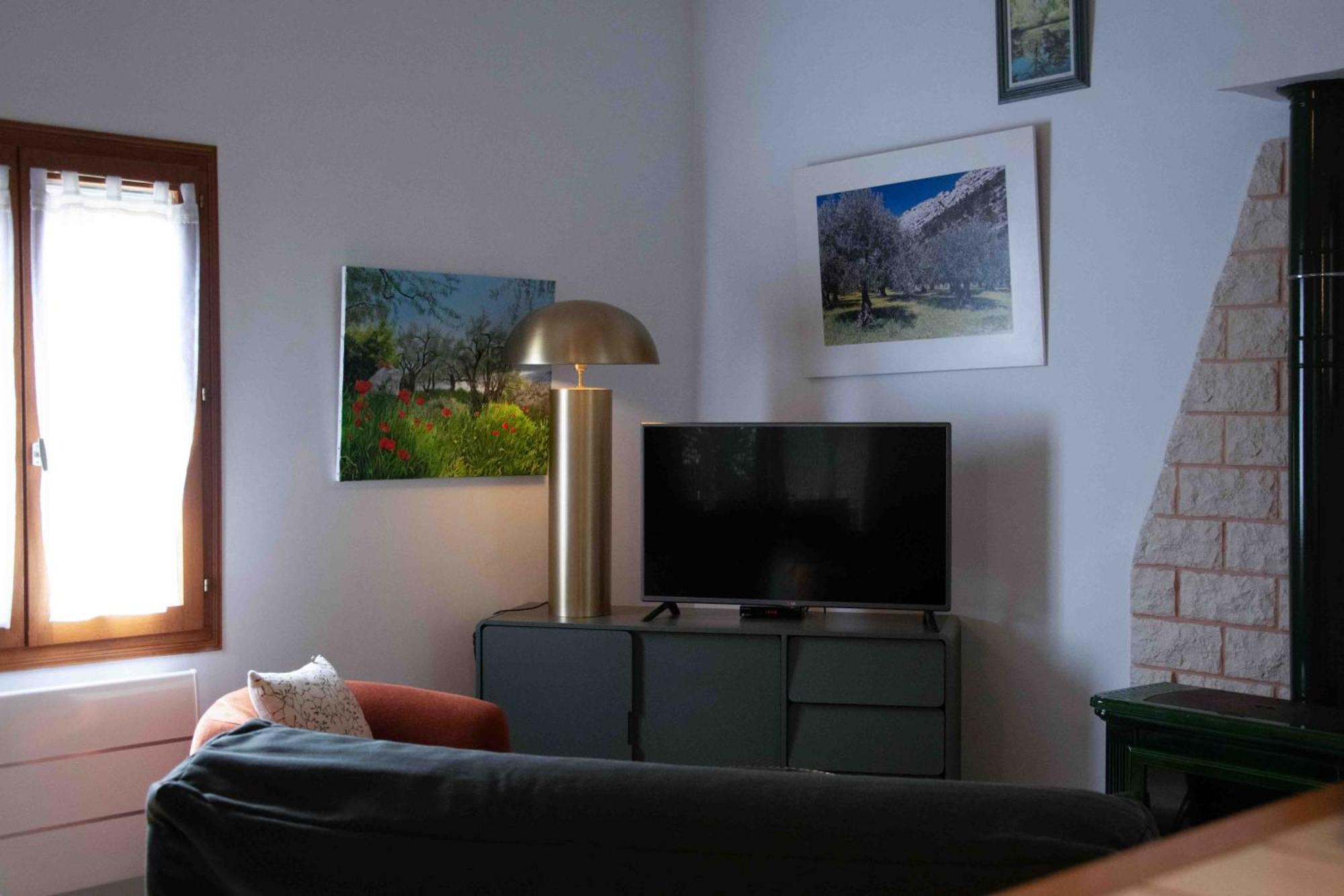 Hostal Les Grands Prés des Baronnies La Roche-sur-le-Buis Exterior foto